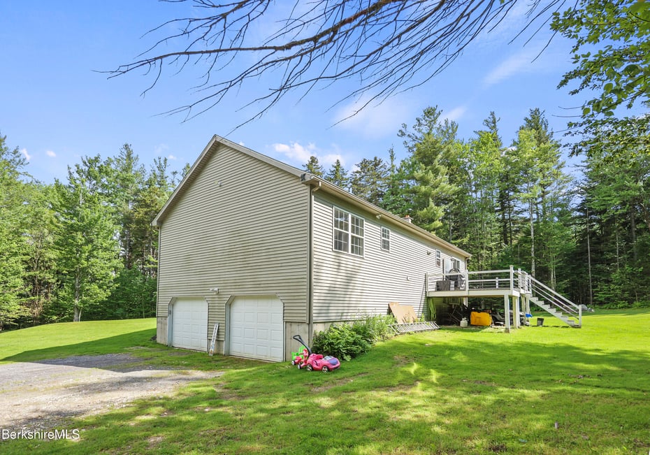 32 Scott Rd Photo 4