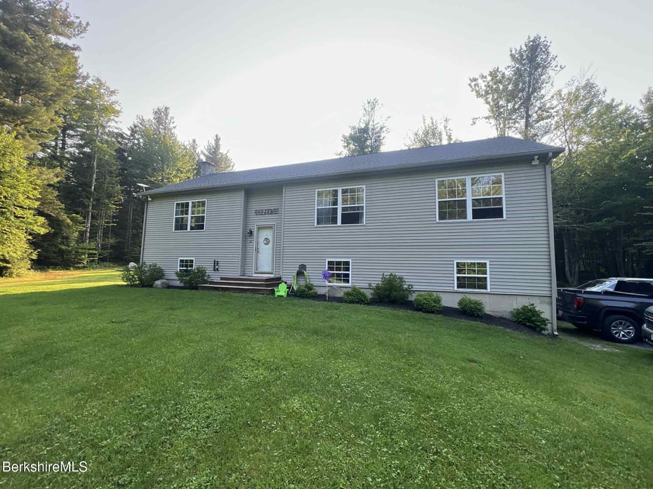 32 Scott Rd Photo 2