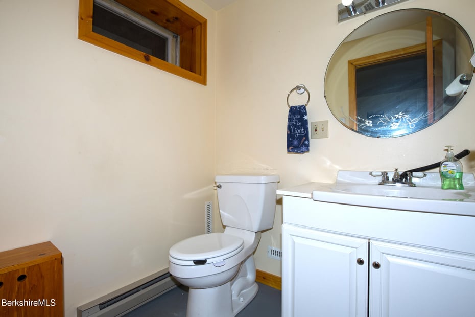 222 Brough Rd Photo 36