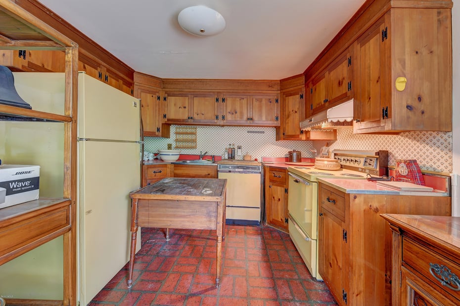 1528 Pleasant St Photo 29