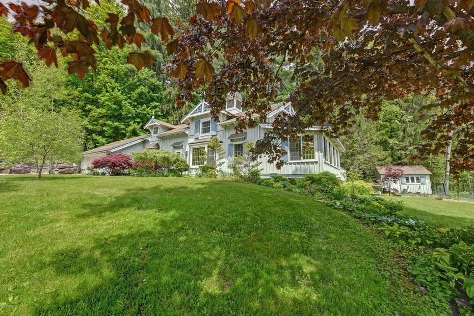 1528 Pleasant St Photo 4