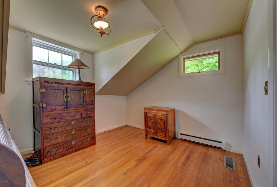 1528 Pleasant St Photo 25