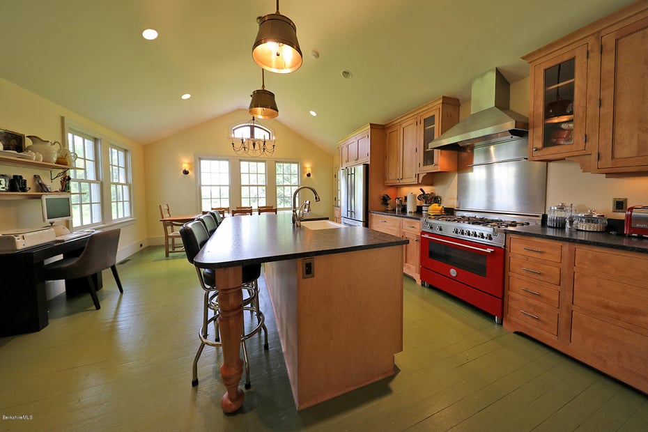 560 Stockbridge Rd Photo 15
