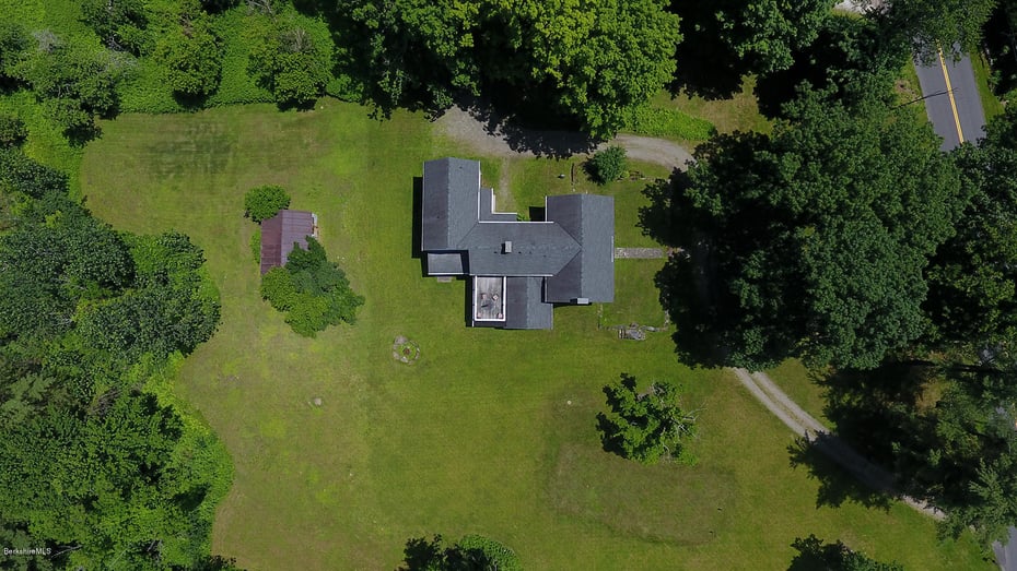 560 Stockbridge Rd Photo 6