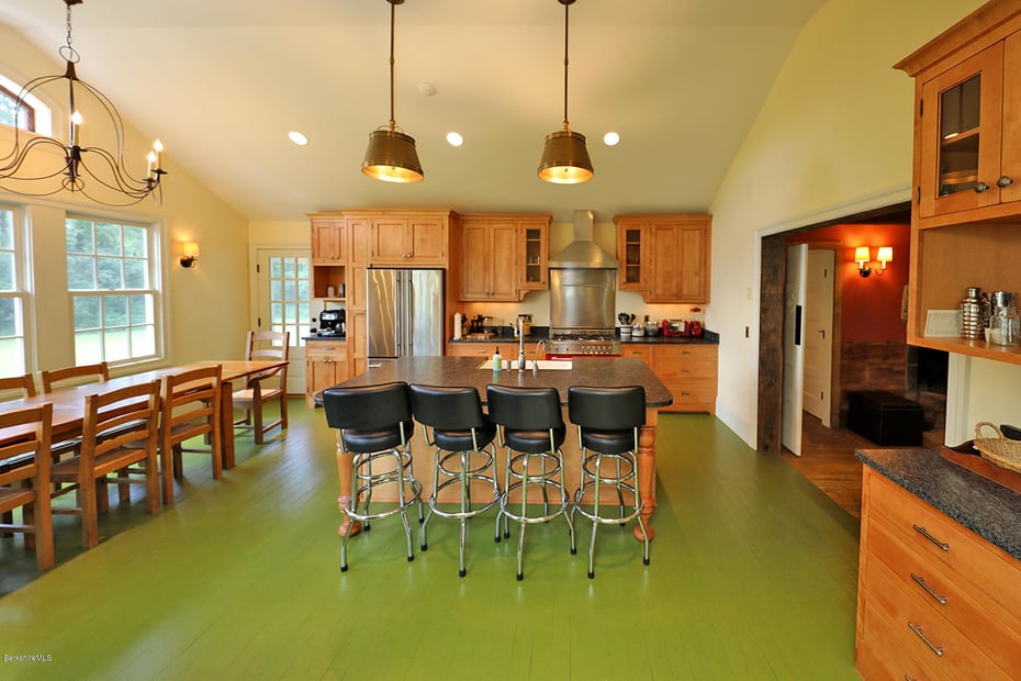 560 Stockbridge Rd Photo 16