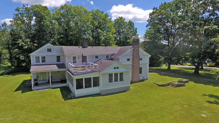 560 Stockbridge Rd Photo 2
