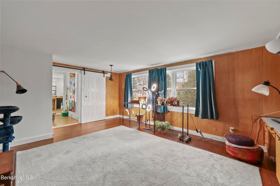 82 Cherry St Photo 19