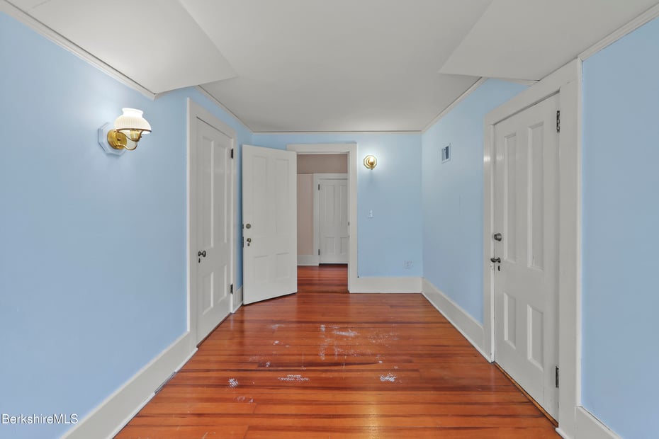 82 Cherry St Photo 45