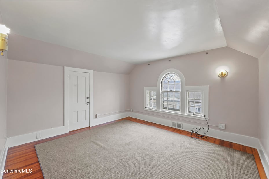 82 Cherry St Photo 41