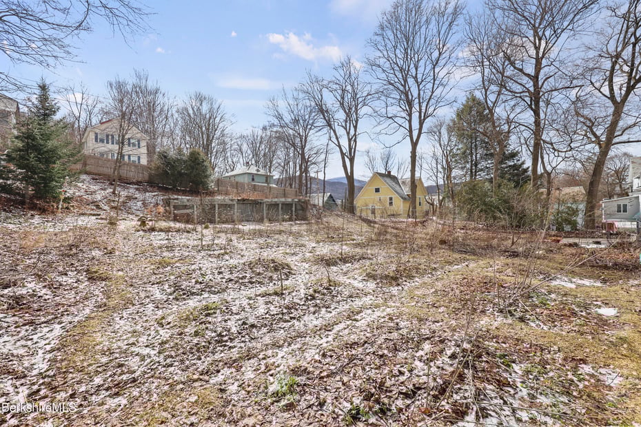 82 Cherry St Photo 50