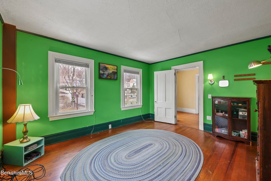 82 Cherry St Photo 28