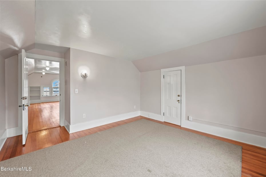 82 Cherry St Photo 42