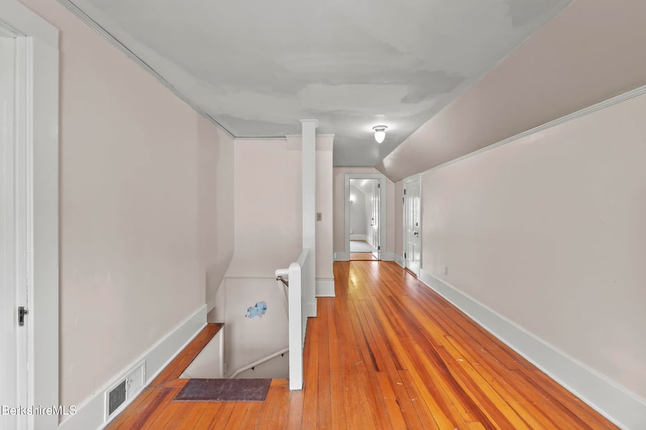 82 Cherry St Photo 38