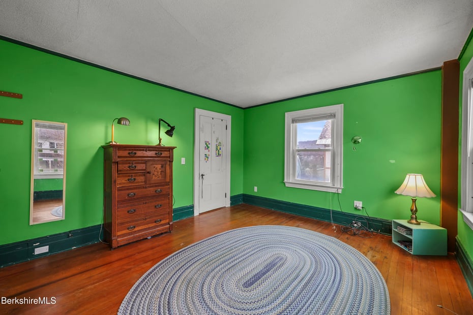 82 Cherry St Photo 26