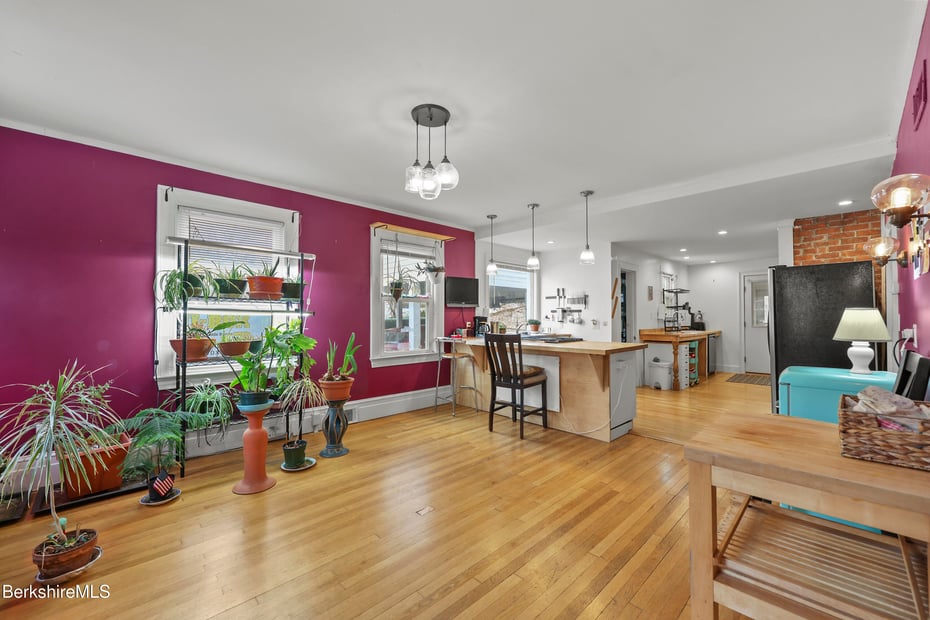 82 Cherry St Photo 7