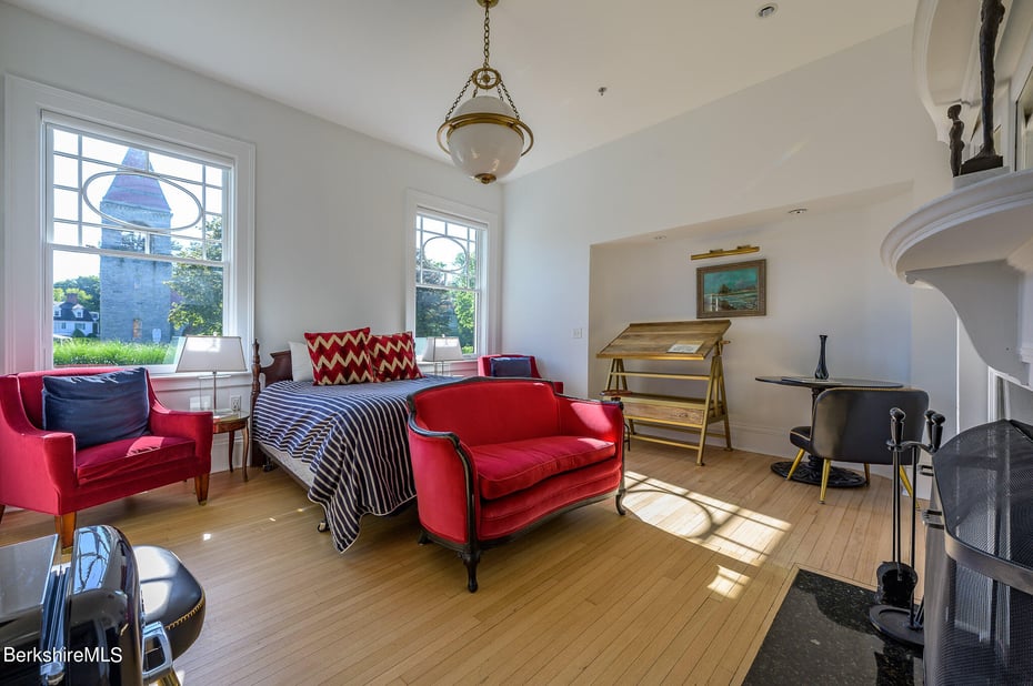 2 Kemble St Photo 22