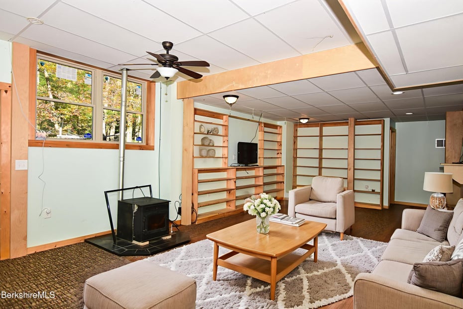 223 Silver Leaf Dr Photo 5