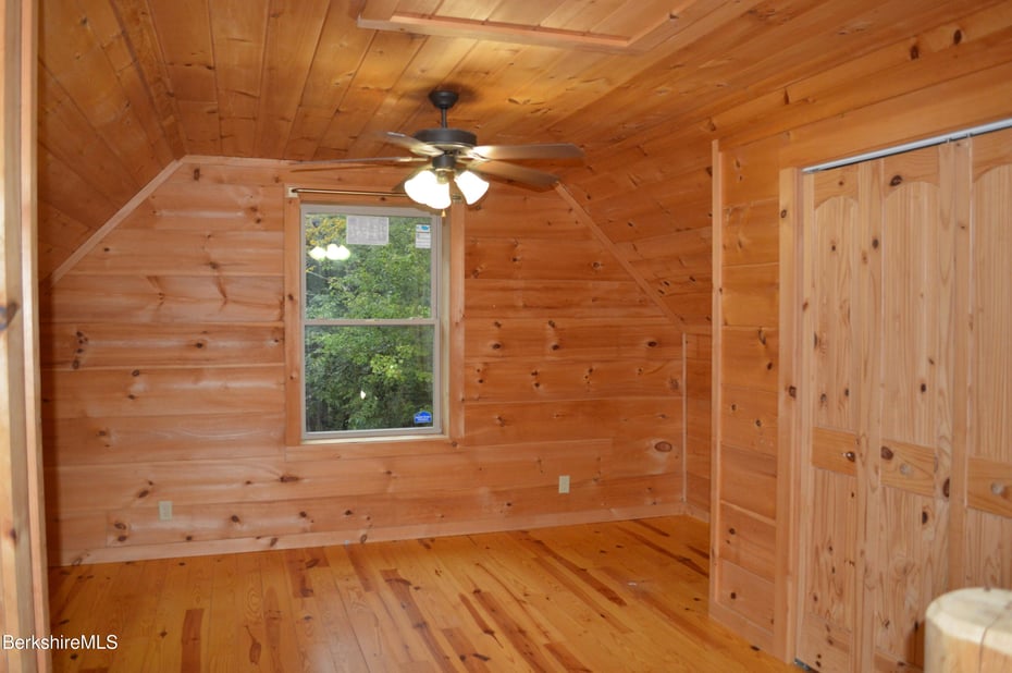 223 Silver Leaf Dr Photo 24