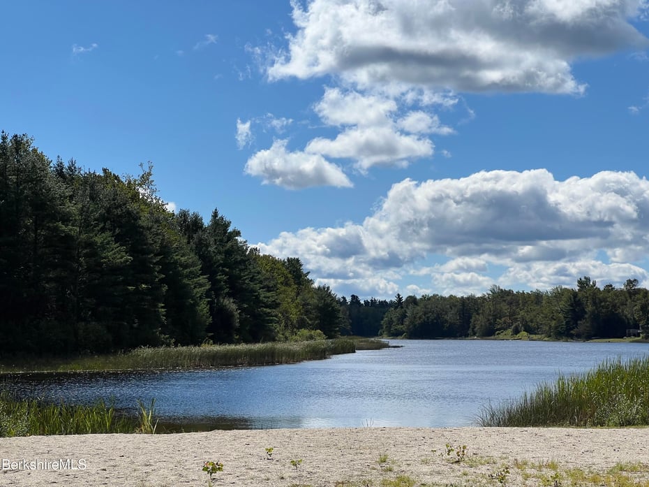 223 Silver Leaf Dr Photo 33