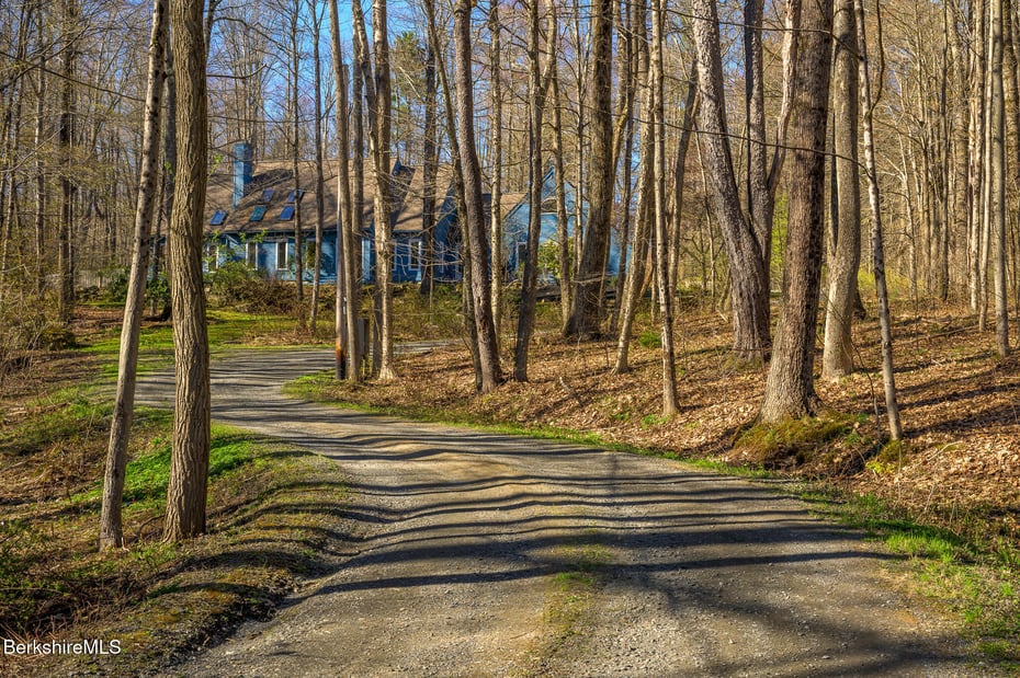 140 Beartown Mountain Rd Photo 4
