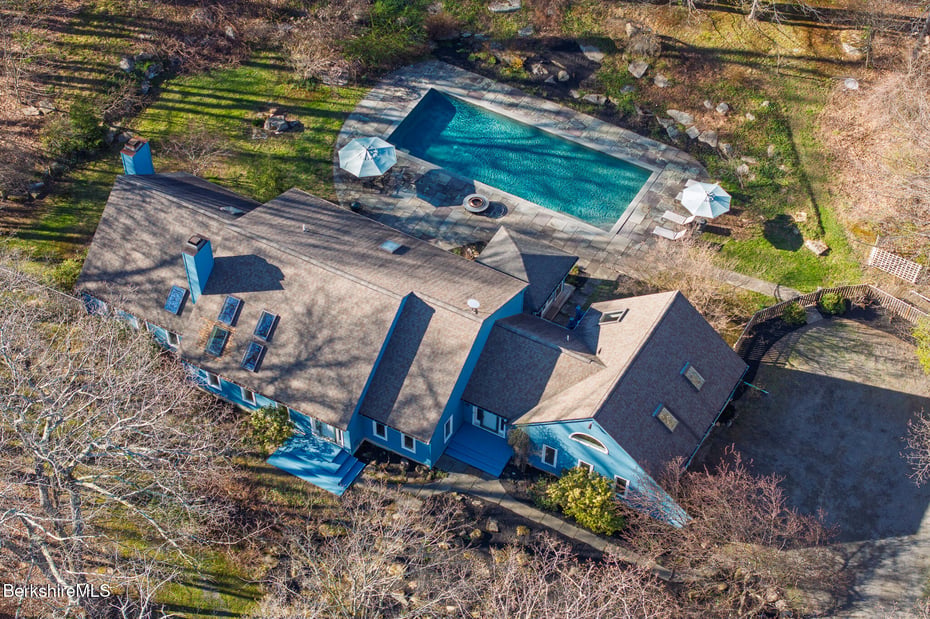 140 Beartown Mountain Rd Photo 3
