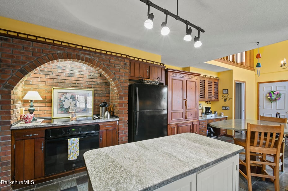 131 Wilshire Dr Photo 15