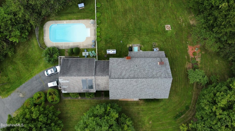 131 Wilshire Dr Photo 5