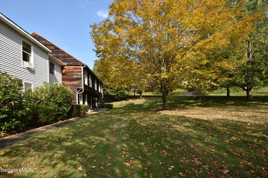 131 Wilshire Dr Photo 11