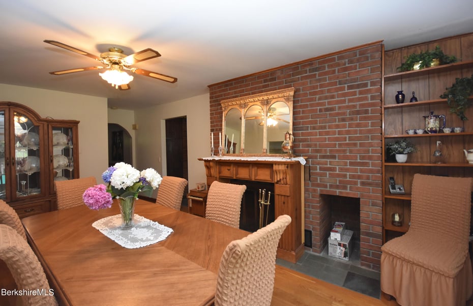 131 Wilshire Dr Photo 28