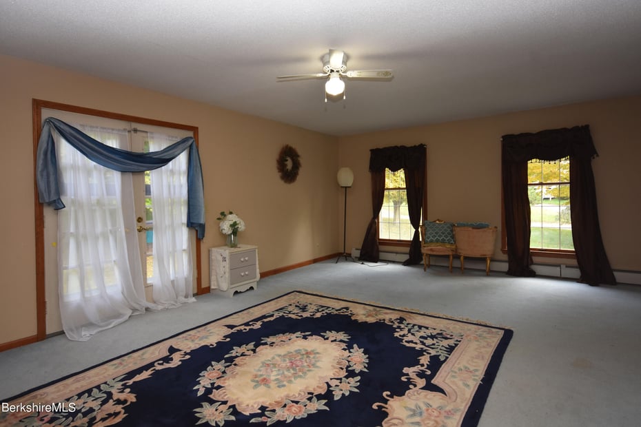 131 Wilshire Dr Photo 35