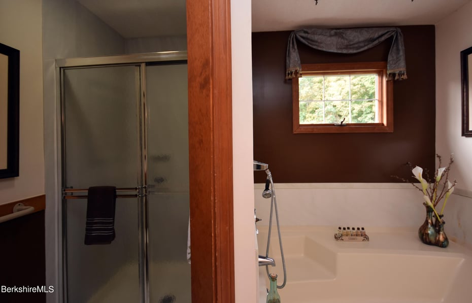 131 Wilshire Dr Photo 39