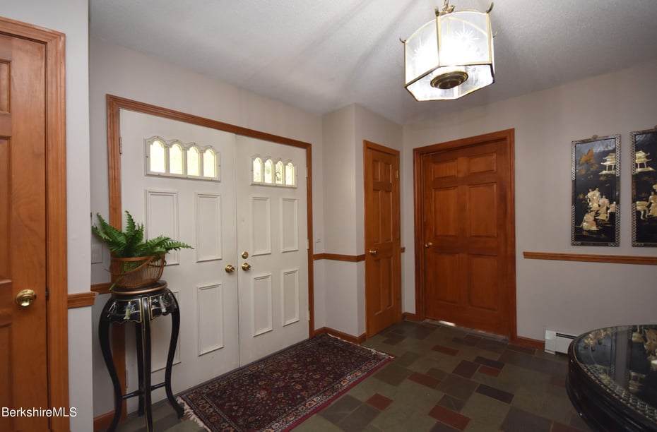 131 Wilshire Dr Photo 12