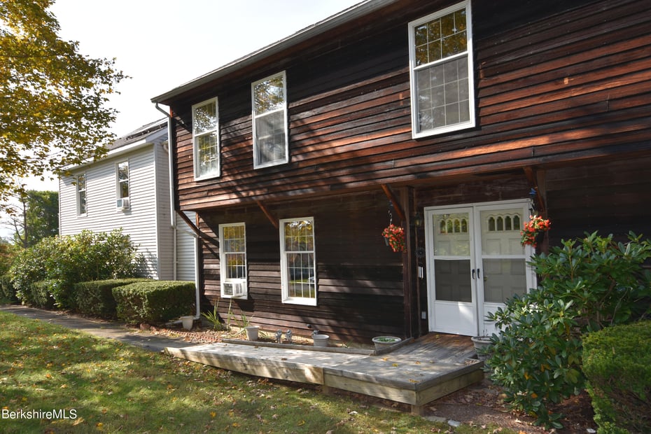 131 Wilshire Dr Photo 9