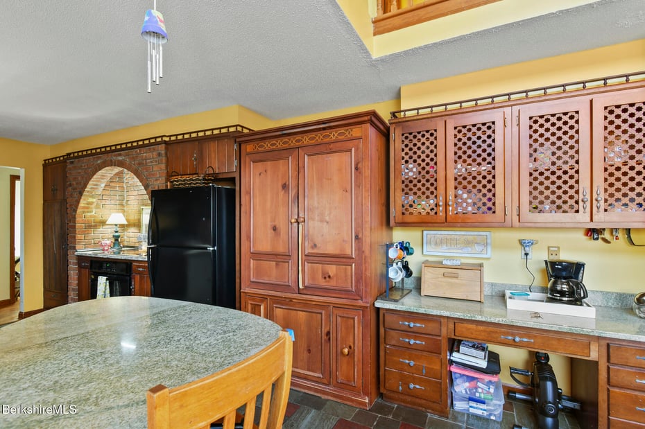 131 Wilshire Dr Photo 21