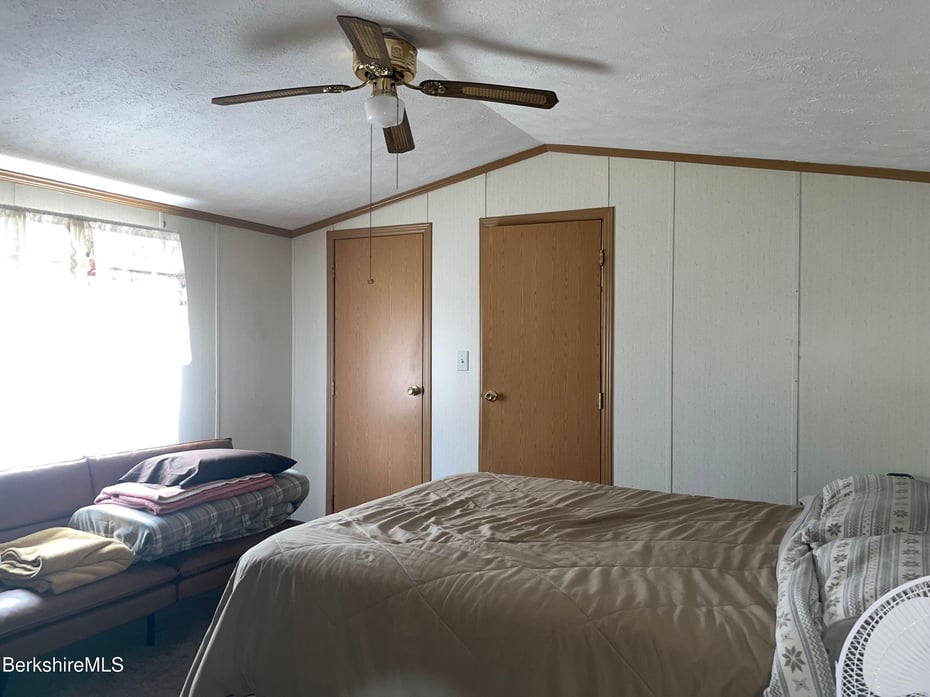 37 S South County Rd Photo 6