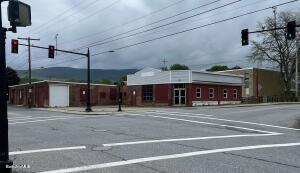 156-160 River St Photo 1