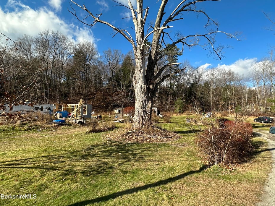 471 Middle Rd Photo 5