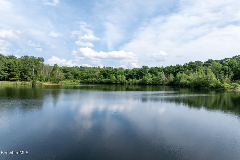 105 Norton Rd Photo 4