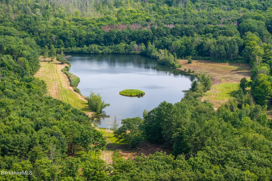 105 Norton Rd Photo 5