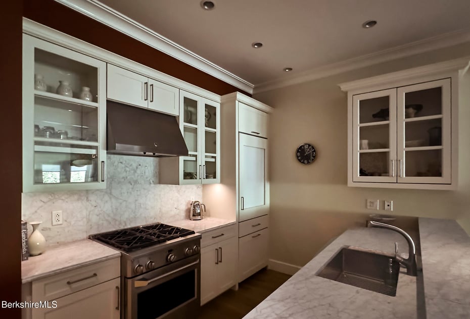 165 Kemble St #17 Photo 22