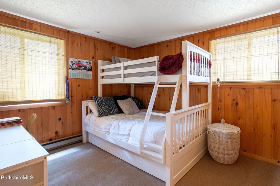 245 Clubhouse Dr Photo 16