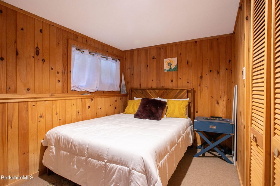 245 Clubhouse Dr Photo 15