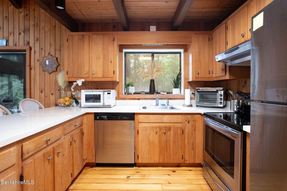 245 Clubhouse Dr Photo 7