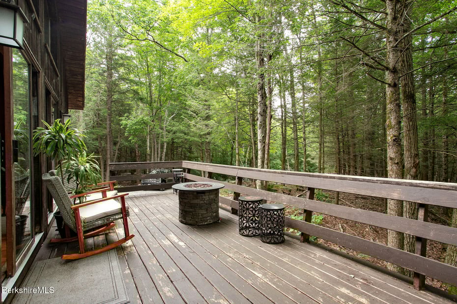 245 Clubhouse Dr Photo 20