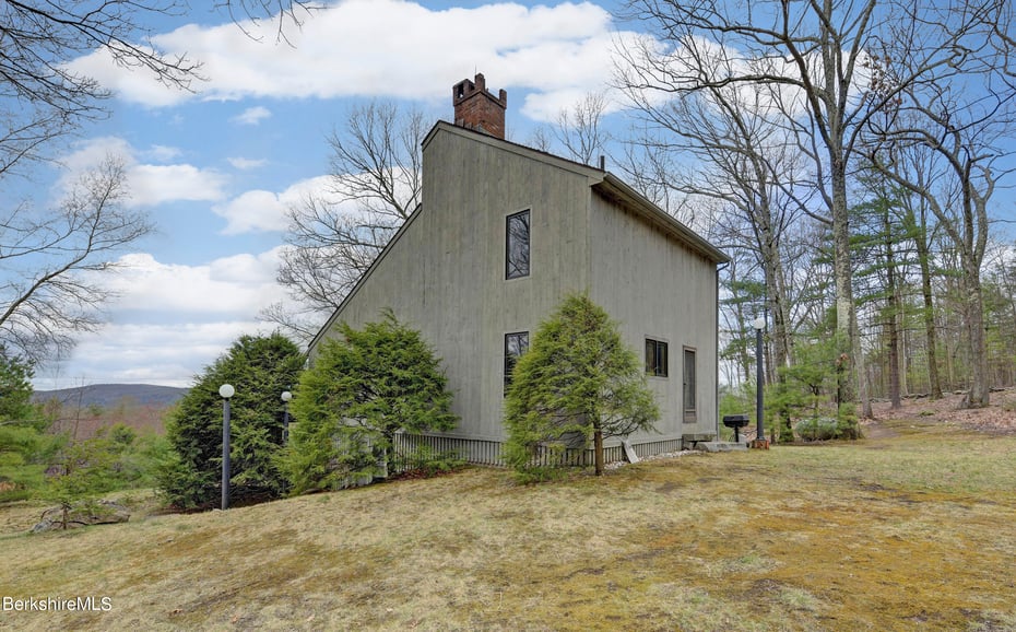 481 Shunpike Rd Photo 1