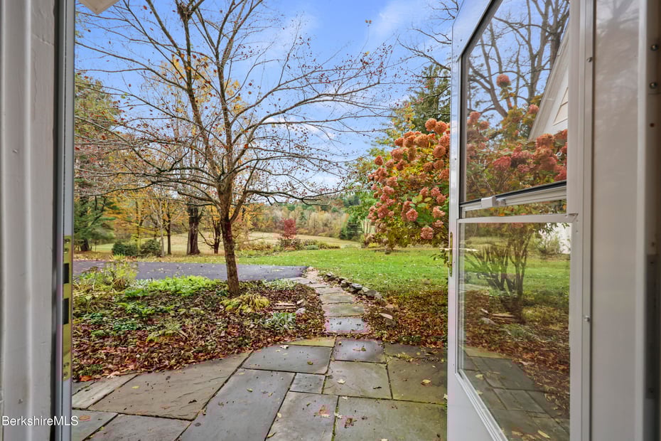 20 Sheffield Egremont Rd Photo 4