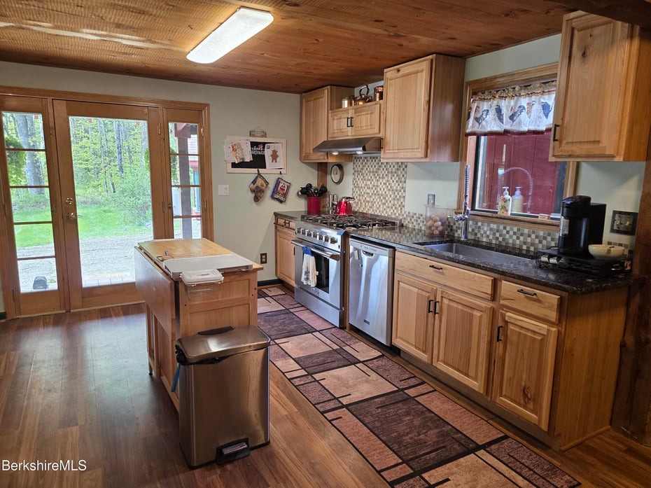 51 Bog Pond Rd Photo 13