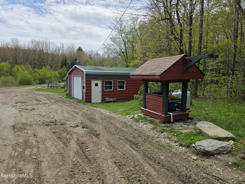 51 Bog Pond Rd Photo 39