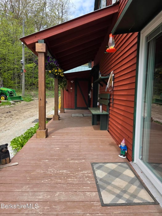 51 Bog Pond Rd Photo 4