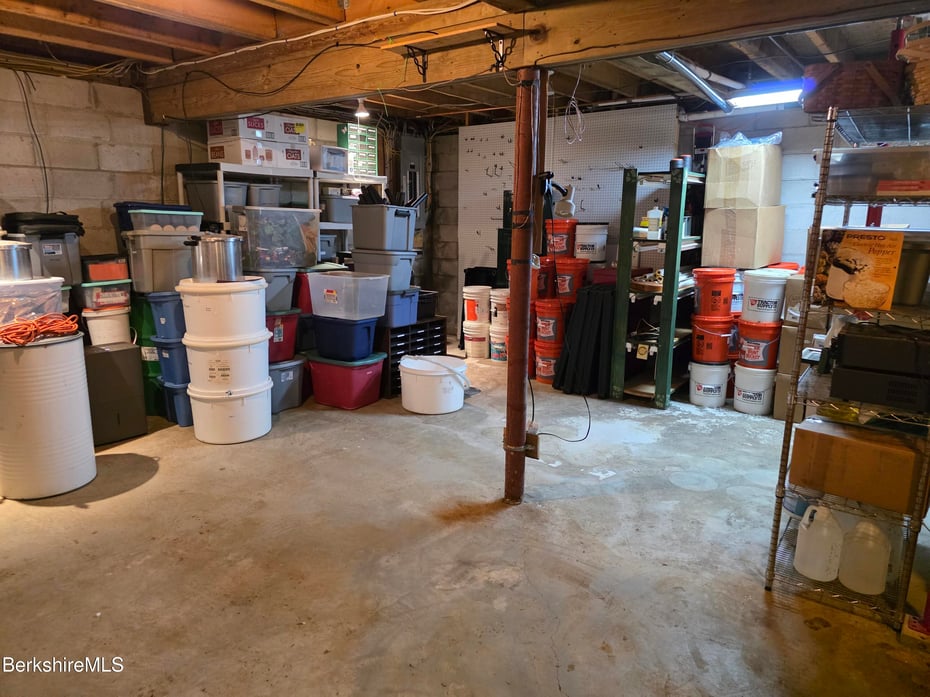 51 Bog Pond Rd Photo 32